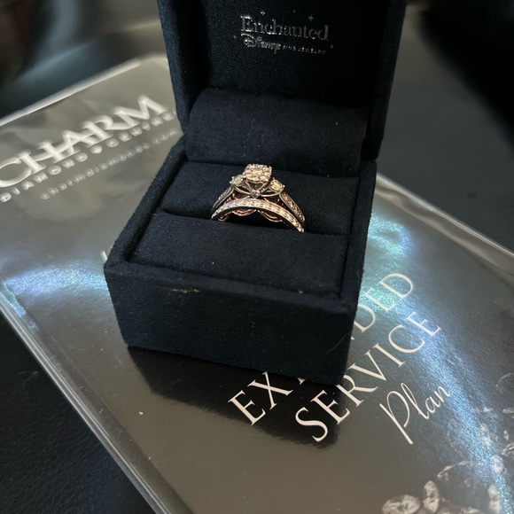 Disney’s Enchanted Cinderella engagement set - Picture 4 of 8